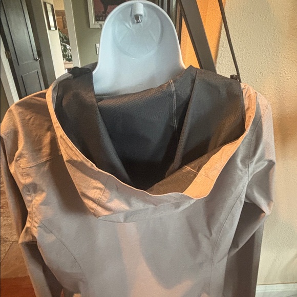 Women's light rain jacket - Picture 5 of 6